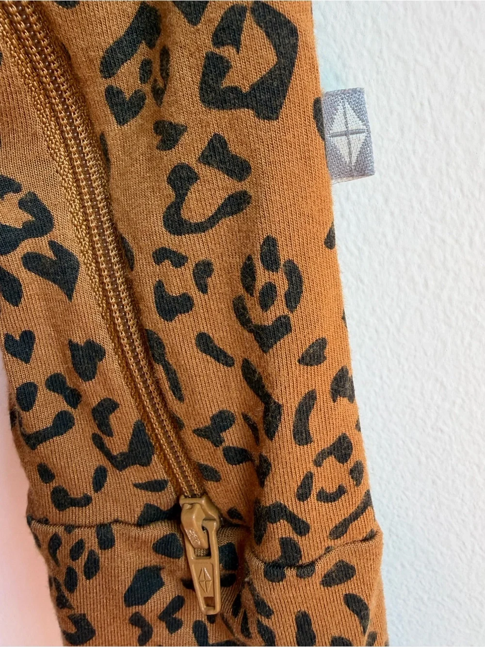 Kyte Baby Bamboo Zippy Leopard Print 12-18M EUC Animal Print Safari Earthy Chic